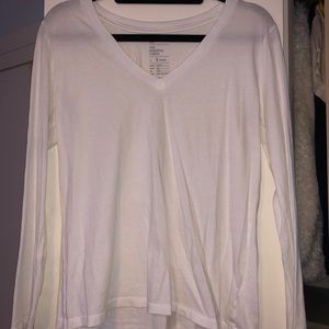 Gap white v neck tshirt